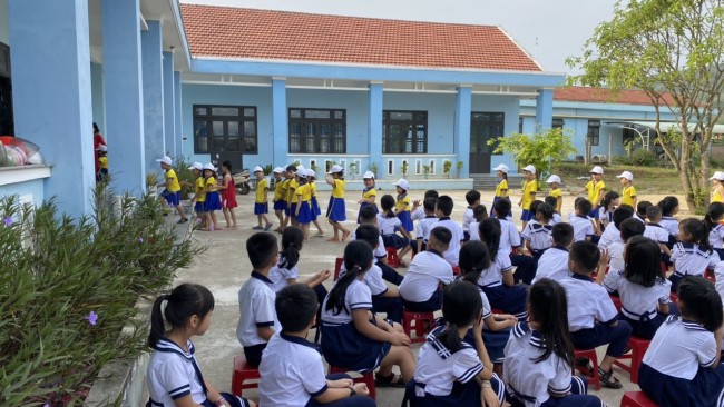 Ngày 8/5/2023, Trường MGCL Vành Khuyên tổ chức cho các bạn tham quan Trường Tiểu học Nguyễn Thị Minh Khai,