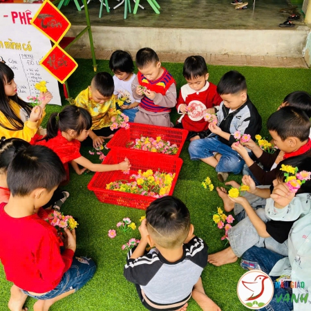 hoạt động trải nghiệm ngày tết quê em của các bạn nhỏ trường MG Vành Khuyên